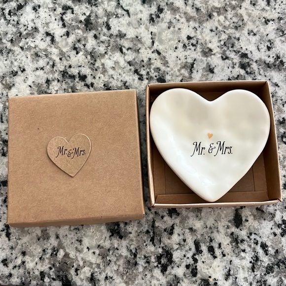 Mr & Mrs Ring dish 💍 - Picture 2 of 3